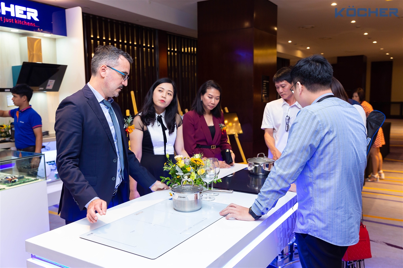 Chiếc bếp từ tích hợp tính năng rã đông và ủ ấm - trợ thủ giúp bà nội trợ Việt bớt đi sự mệt nhọc - Ảnh 4.