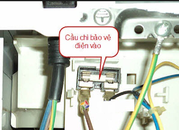 Vị trí đặt cầu chì trong mạch bếp từ Vị trí đặt cầu chì trong mạch bếp từ